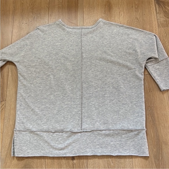 SPANX Perfect Length Dolman Tunic Oversized Sweatshirt Raw Hem Heather Grey- XS - Picture 6 of 13